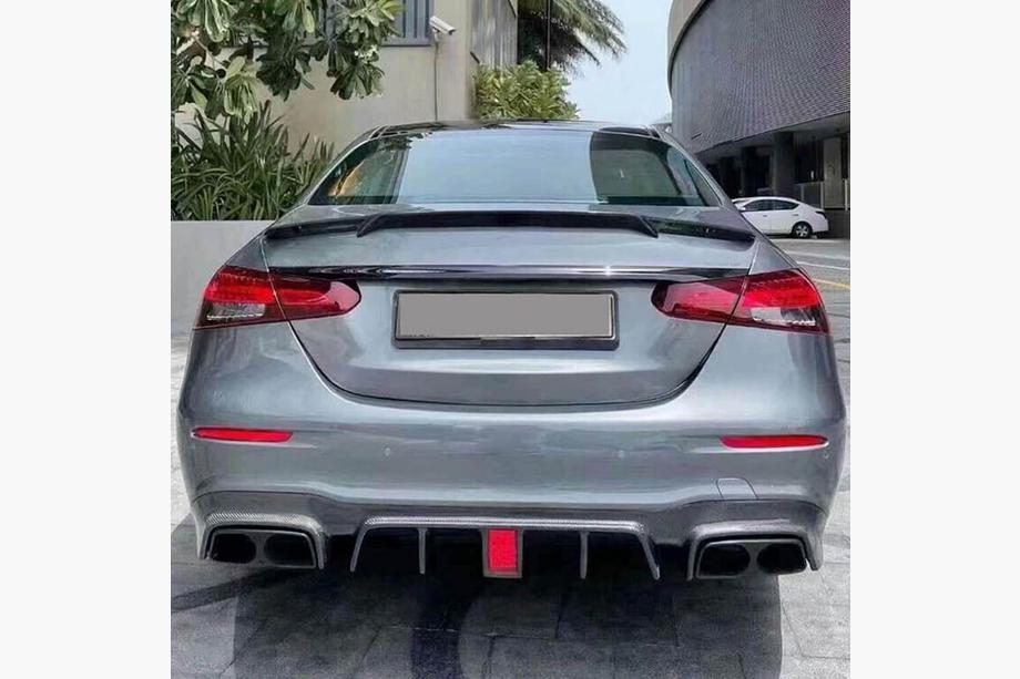 Mercedes E-class W213 2016–2023 Spoiler V7 (karbon) Image