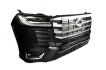 Toyota Land Cruiser 200 2007–2021 Restylingová sada pro LC 300 High-Line (standardní sada) fotografie 5