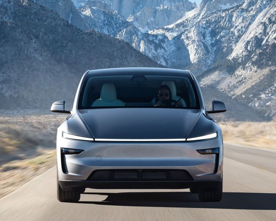 Tesla Model Y 2025: recenze elektrického crossoveru nové úrovně