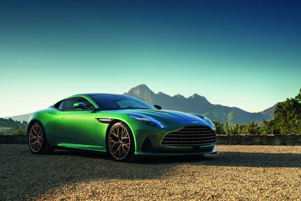 Recenze sportovního kupé Aston Martin DB12 2024