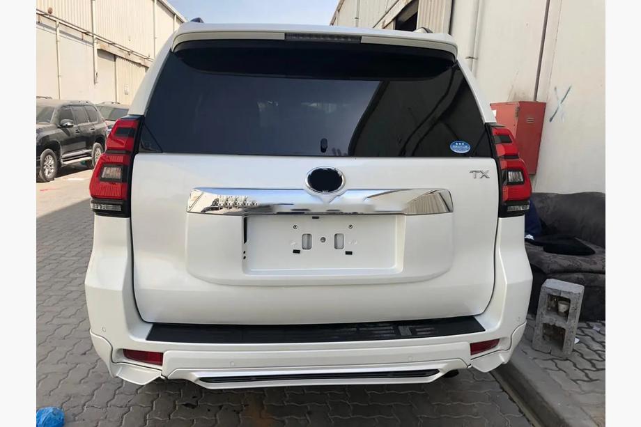 Toyota Land Cruiser Prado 150 2009–2023 Zadní difuzor TRD, 3dílný (pro 2017+) Image