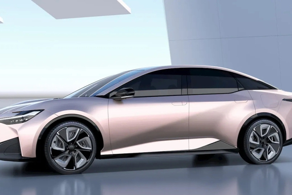 Recenze elektrického sedanu Toyota bZ3