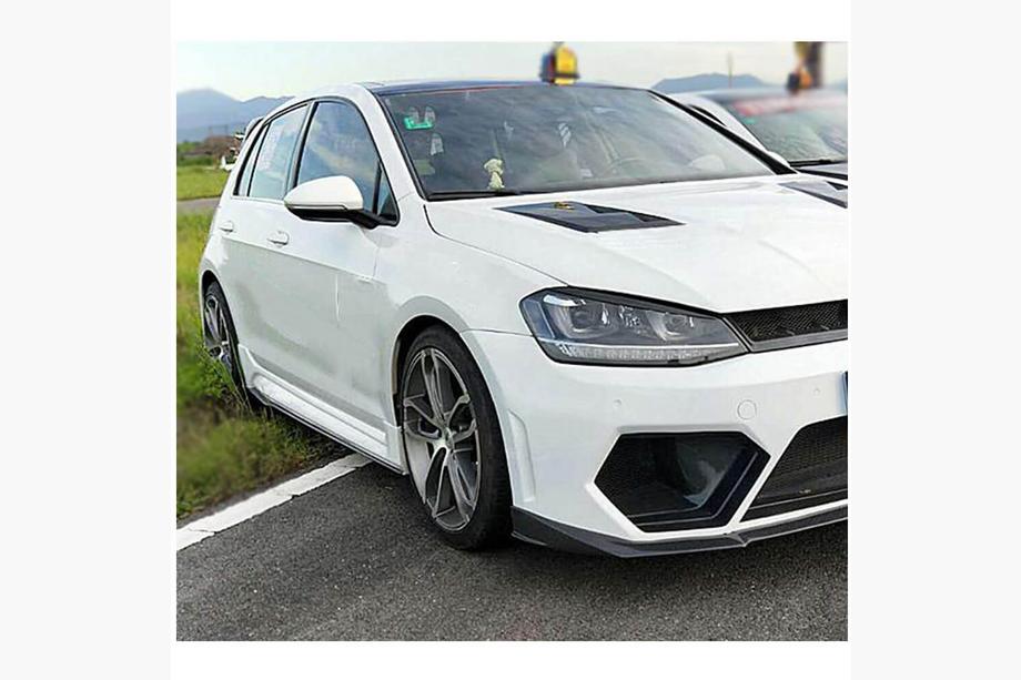 Volkswagen Golf 7/E-Golf 2012–2020 Boční prahy (pro Base HB 2012-2017, karbon) Fotografie 3
