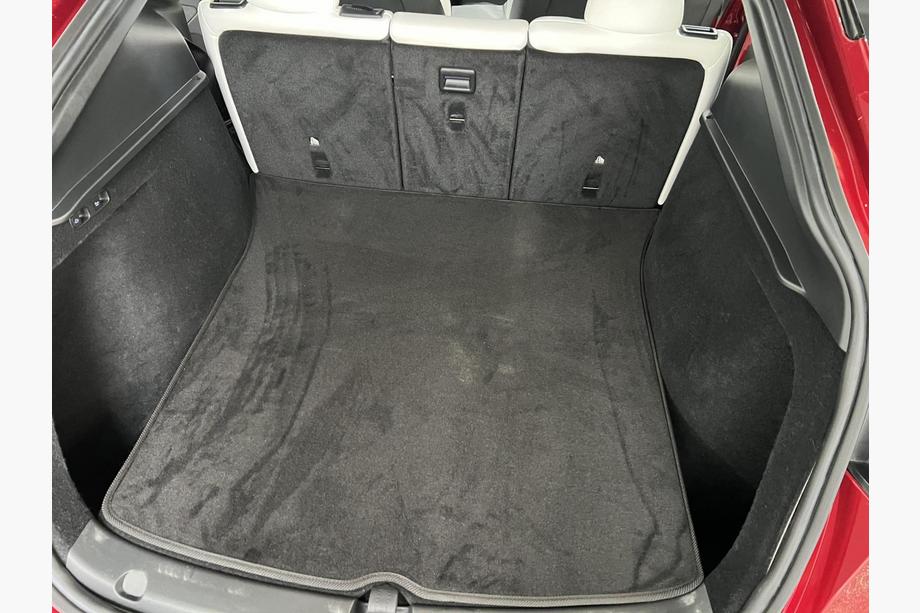 Tesla Model Y 2020– Textilní koberec do kufru Premium (2020-2024, černý) Fotografie 2