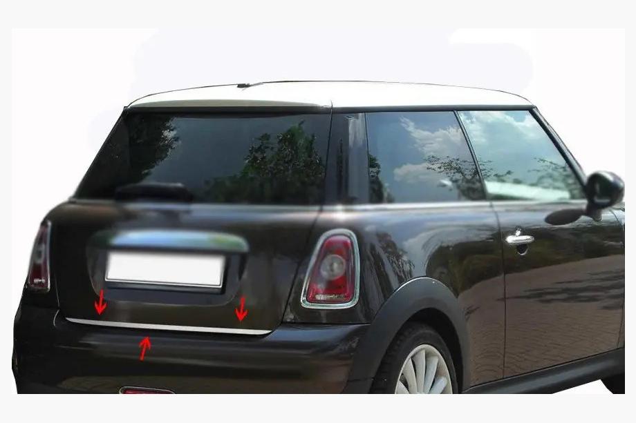 Mini Clubman R55/R56 2007–2014 Ochranná lišta hrany kufru R56 (nerez) Image