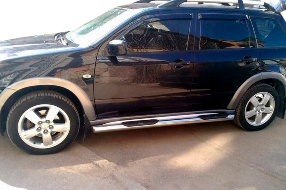 Mitsubishi Outlander 2001–2006 Boční nerezové trubky (2 ks) Image