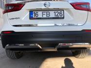 Nissan Qashqai 2014–2021 Nerezová lišta na hranu víka kufru Carmos - turecká ocel fotografie 2