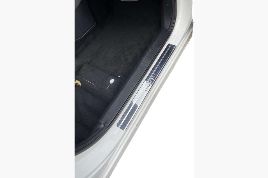 Nissan Qashqai 2014–2021 Nerezové kryty prahů (Omsa, 4 ks) Image