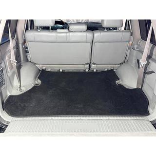 Textilní koberec do kufru Premium 2 ks černý (7 míst) Toyota Land Cruiser 100 1998–2007 fotografie 1