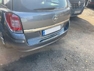 Opel Astra H 2004–2013 Chromová lišta na zadní nárazník OmsaLine lesk (SW, nerez) fotografie 2