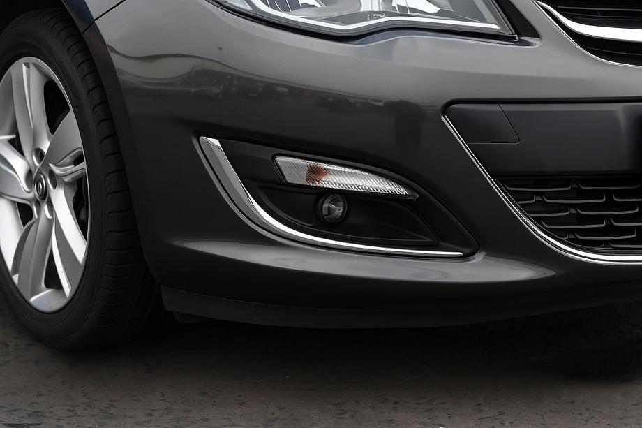 Opel Astra J 2009–2015 Nerezové rámečky mlhovek (2 ks) 2010-2013, OmsaLine Image