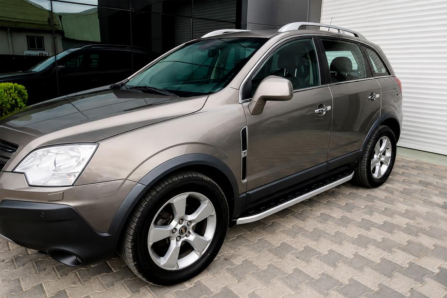 Opel Antara 2006–2017 Boční prahy Fullmond (2 ks, hliníkové) Image