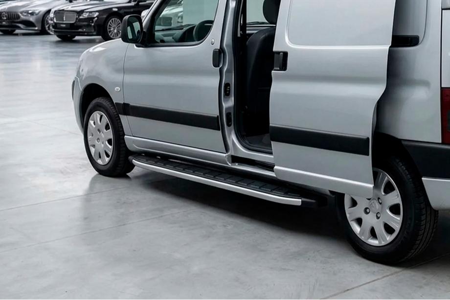 Peugeot Partner 1996–2008 Boční prahy Fullmond (2 ks, hliníkové) Image