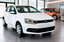 Volkswagen Polo 2010–2017 Přední světlomety (2 ks) fotografie 1
