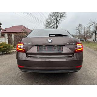 Nerezová lišta hrany víka kufru Skoda Octavia III A7 2013–2019 fotografie 3