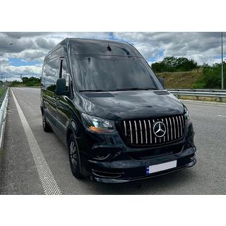 Přední maska chladiče Panamericana GT Chrome Premium V2 (s rámečkem) Mercedes Sprinter W907/W910 2018– fotografie 3