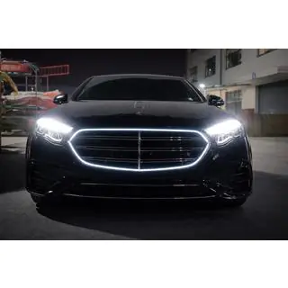 Přední maska chladiče ve stylu W223 AMG-Line s LED