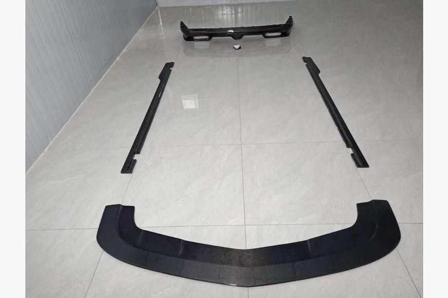 Dodge Challenger 2008–2023 Sada body kitu Carbon FullSet Image