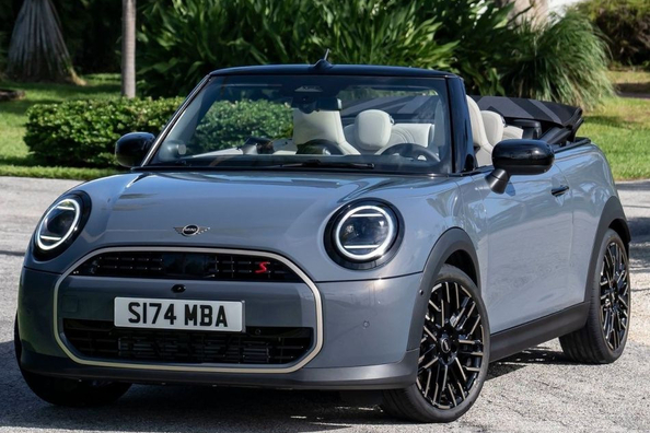 Test Mini Cabrio: Otevřená radost v městském stylu