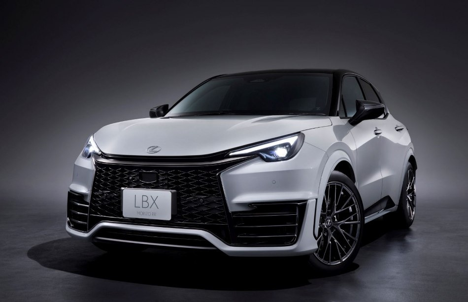 Recenze Lexus LBX 2025: Kompaktní crossover s prémiovým nádechem