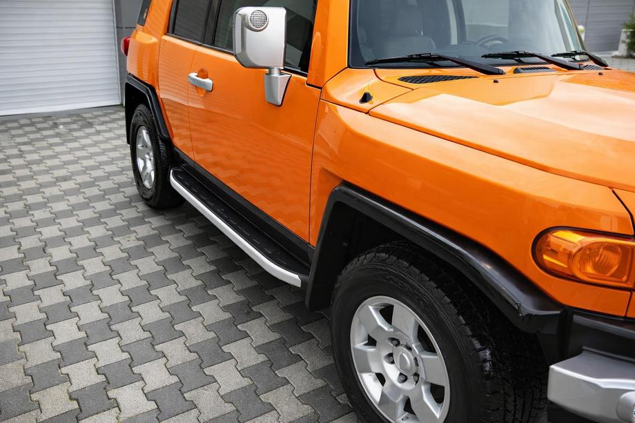 Toyota FJ Cruiser 2006–2022 Boční nášlapy Fullmond (2 ks, hliník) Image