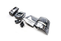 Toyota Land Cruiser 200 2007–2021 SLEVA! Zadní světla 2016+ (Executive Black) Vnitřní pravé (na víko kufru) fotografie 1