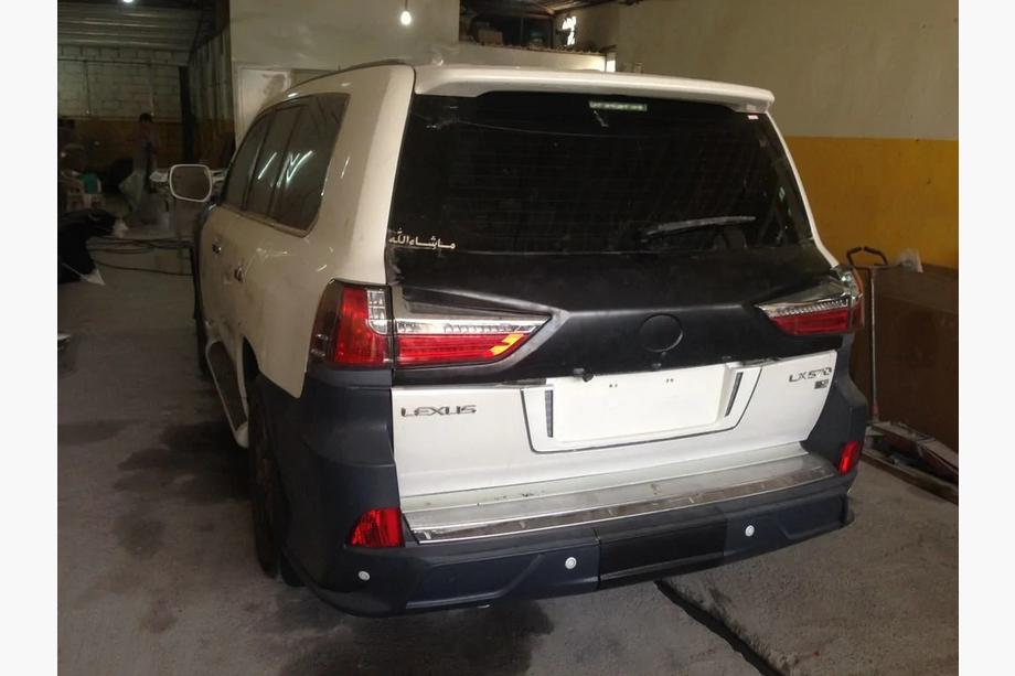 Lexus LX570/450d 2008–2022 Zadní světla z faceliftové sady GBT Image
