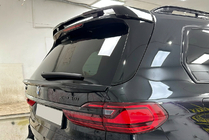 BMW X7 G07 2019– Spoiler zadního okna V2 (černý lesk) fotografie 1