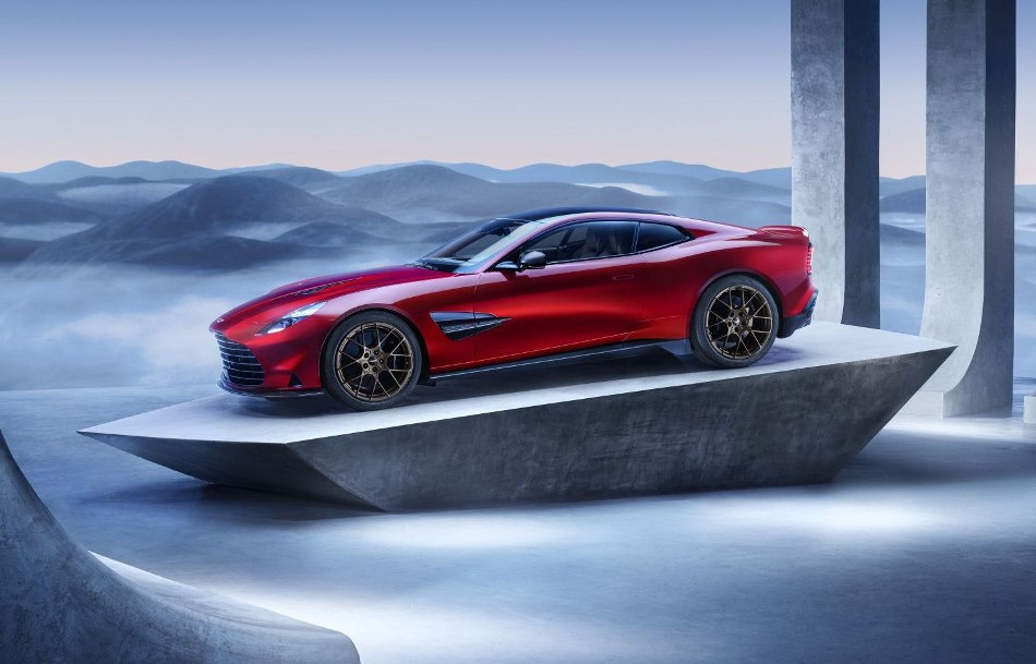 Aston Martin Vanquish III: ztělesnění britského luxusu a stylu