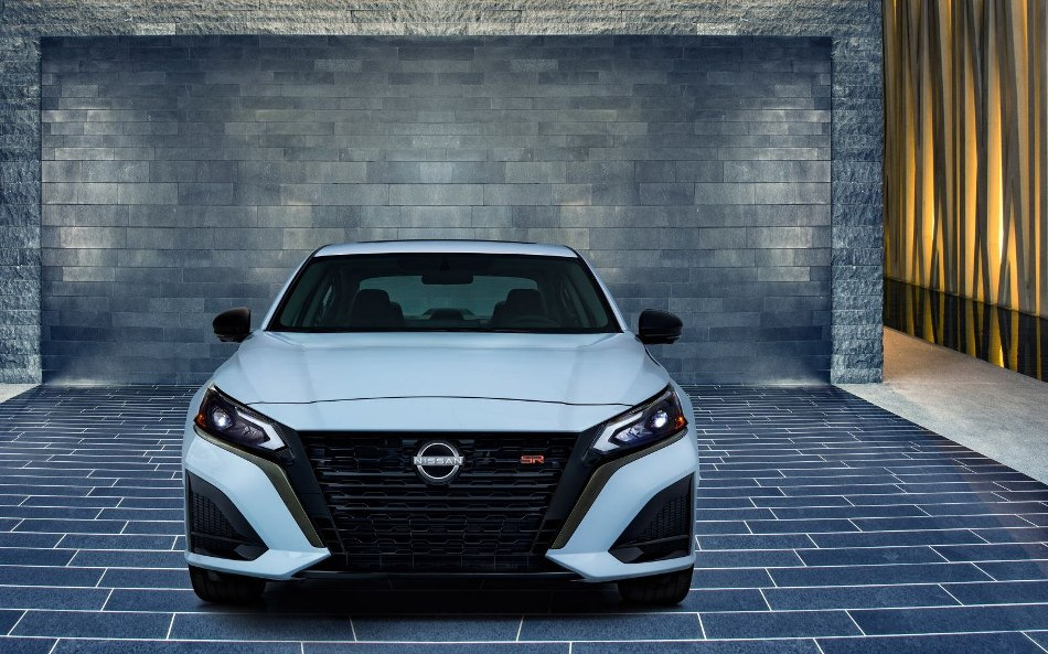 Modernizovaný Nissan Altima: svěží pohled na klasický sedan