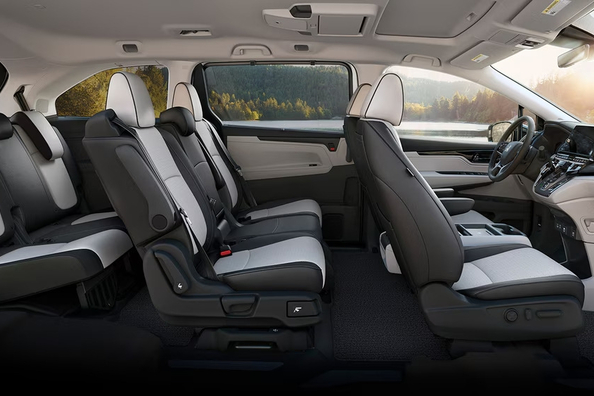 Vybíráme rodinný minivan: na co si dát pozor?