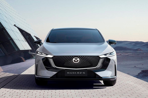 Recenze hybridního liftbacku Mazda EZ-6