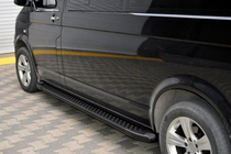 Volkswagen T5 Caravelle 2004–2010 Boční nášlapy typ X5, černé (2 ks, hliník) Dlouhý rozvor fotografie 5