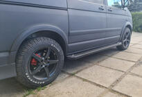 Volkswagen T5 Multivan 2003–2010 Boční nášlapy typ X5, černé (2 ks, hliník) fotografie 2