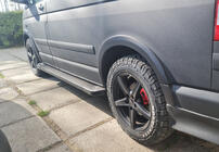 Volkswagen T5 2010–2015 Boční nášlapy typ X5, černé (2 ks, hliník) fotografie 1