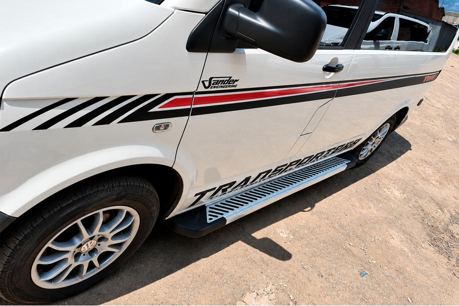 Volkswagen T5 2010–2015 Boční nášlapy typu Line (2 ks, hliník) Dlouhý rozvor Image