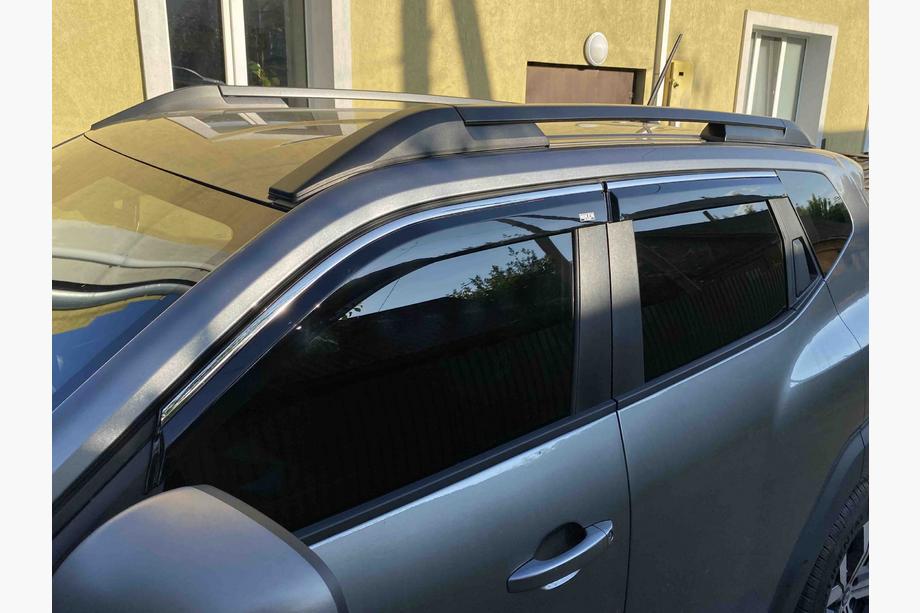 Dacia Duster 2024– Okenní ofuky s chromovanou lištou (4 ks, Niken) Fotografie 1