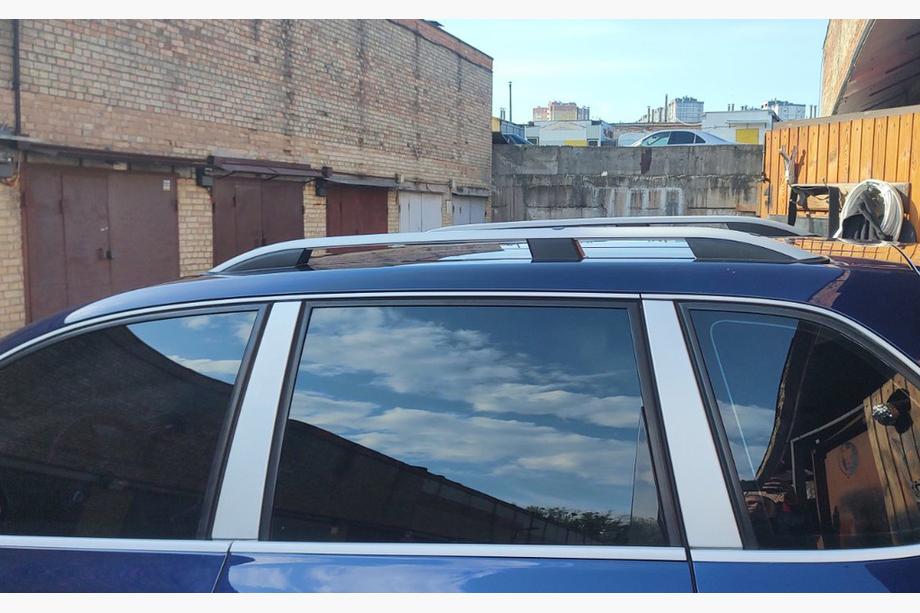 Porsche Cayenne 2003–2010 Střešní ližiny Skyport (šedé) Fotografie 3