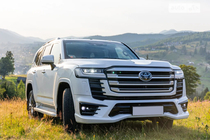 Toyota Land Cruiser 300 2021– Lip spoiler předního nárazníku GXR Bílá barva fotografie 2