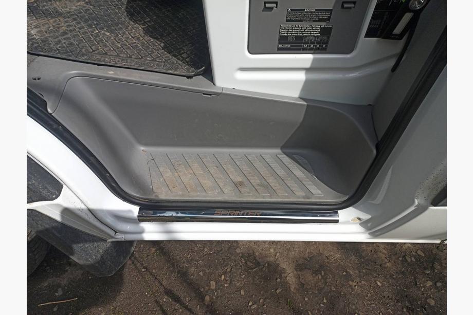 Mercedes Sprinter W906 2006–2018 Nerezové kryty prahů VIP-style (2 ks, ocel) Fotografie 4