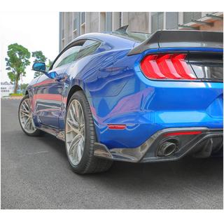 Boční prahy V3 (karbon) Ford Mustang 2015–2023 fotografie 2
