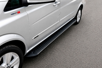 Mercedes Viano 2004–2014 Boční nášlapy typ X5 Black (2 ks, hliník) fotografie 1