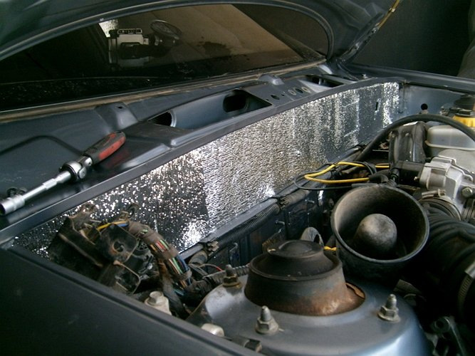 Vyplatí se odhlučnit motorový prostor auta?