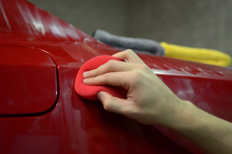 Jak často voskovat lak automobilu?