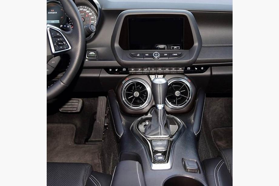 Chevrolet Camaro 2015– Kryt voliče řazení (karbon) Fotografie 2
