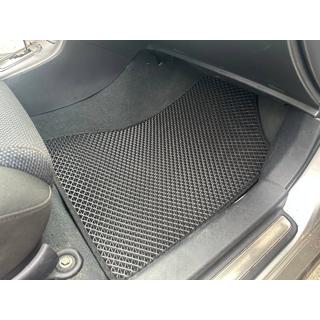 Autokoberce EVA V-2 (černé) Toyota Avensis 2003–2009 fotografie 3