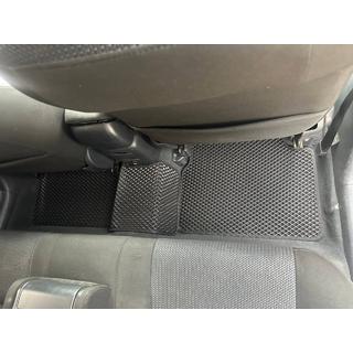 Autokoberce EVA V-2 (černé) Toyota Avensis 2003–2009 fotografie 4