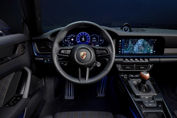 Recenze Porsche 911 Carrera Cabriolet 2024: technické údaje Fotografie 6