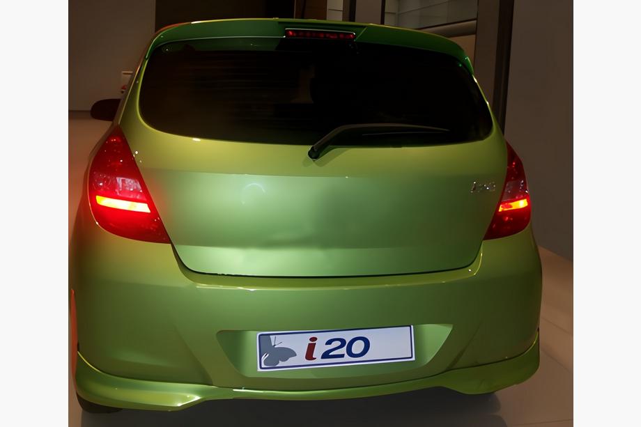 Hyundai I-20 2008–2012 Zadní spodní nástavec (k lakování) Image