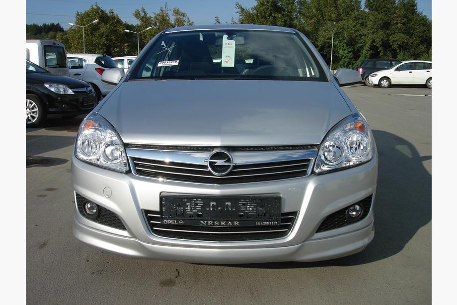 Opel Astra H 2004–2013 Přední spodní lip spoiler Sedan (k lakování) Image
